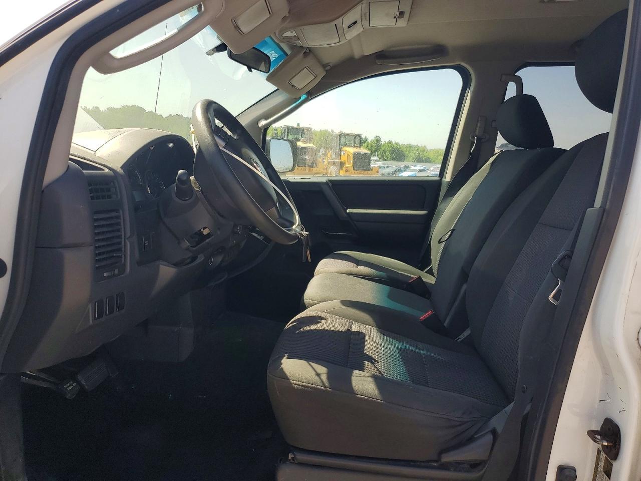 2011 NISSAN TITAN S photo 7