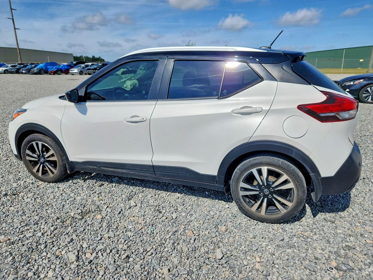 2020 NISSAN KICKS SV photo 3