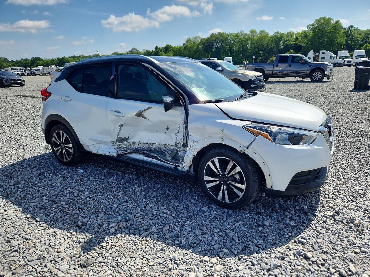 2020 NISSAN KICKS SV photo 7