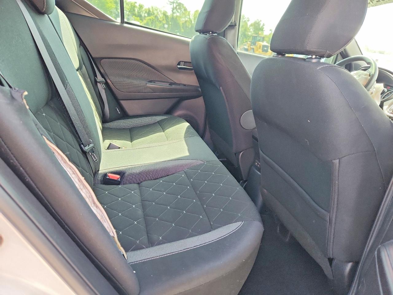 2020 NISSAN KICKS SV photo 21