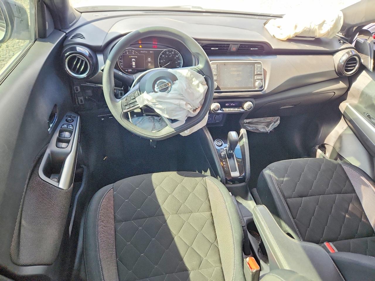 2020 NISSAN KICKS SV photo 15