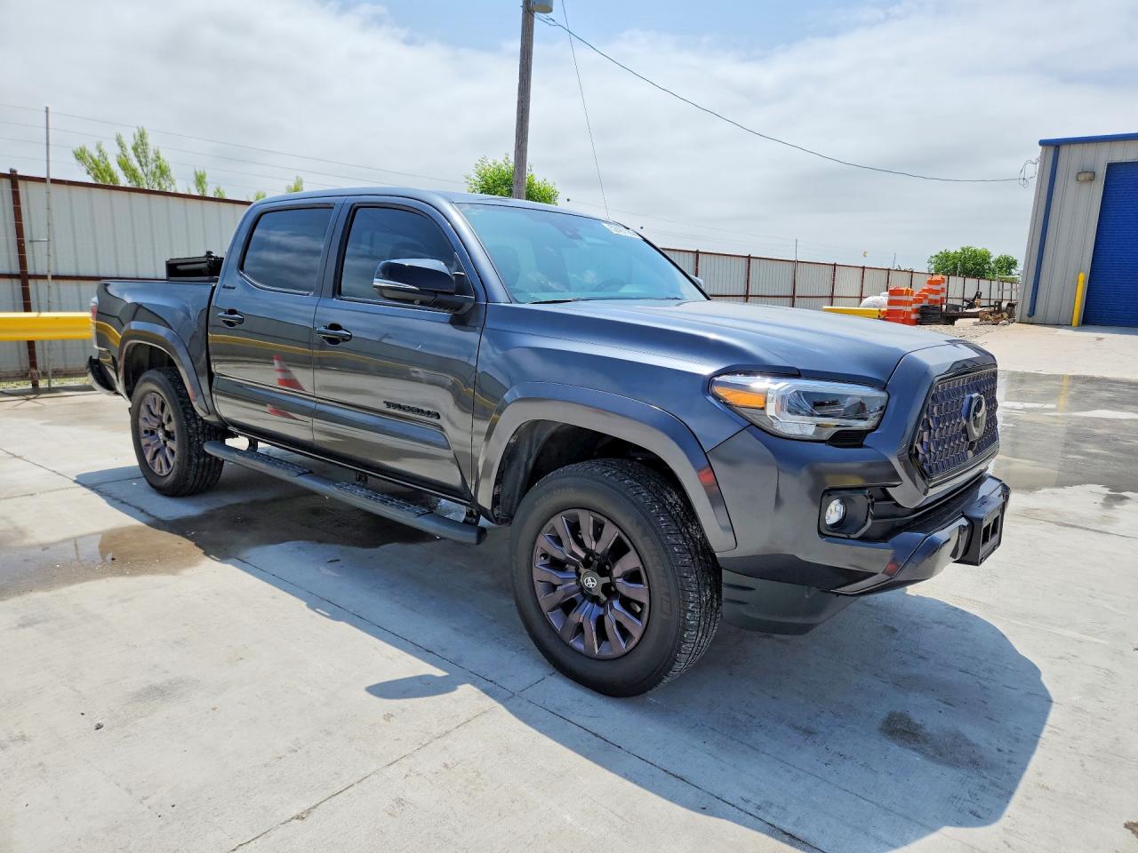 2022 TOYOTA TACOMA LIMITED photo 4