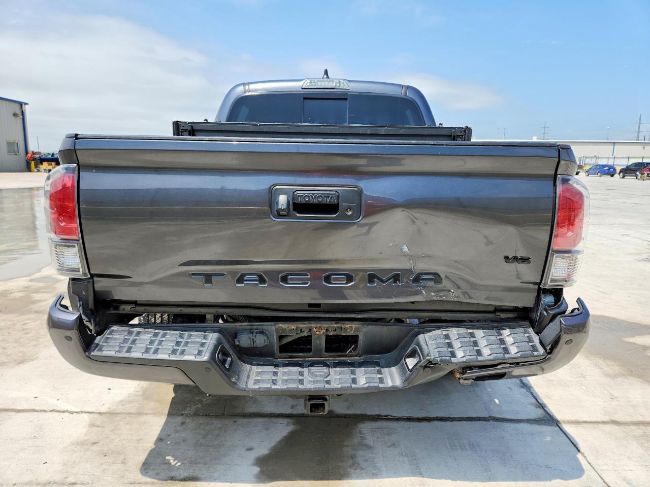 2022 TOYOTA TACOMA LIMITED photo 6