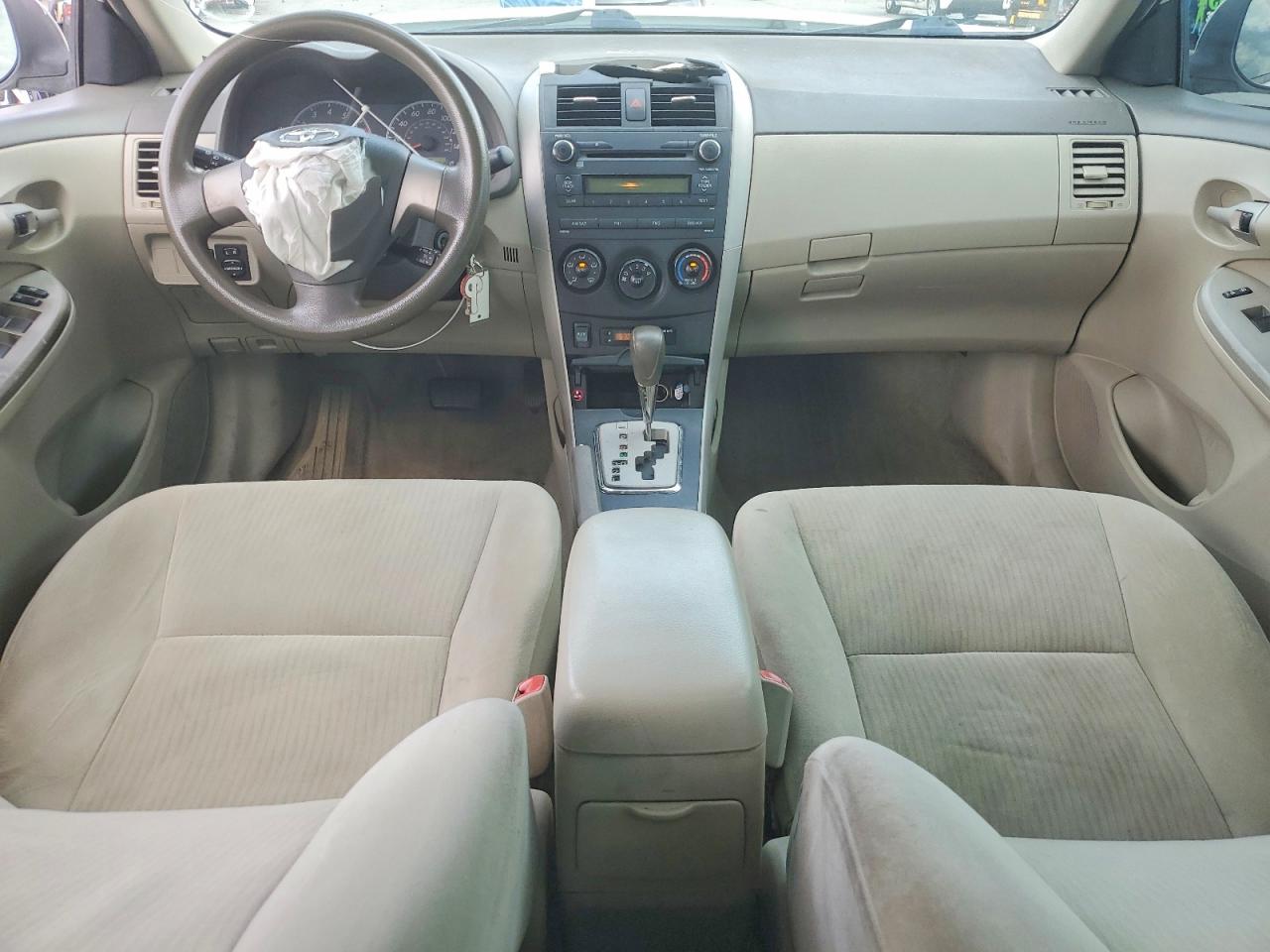 2010 TOYOTA COROLLA LE photo 15