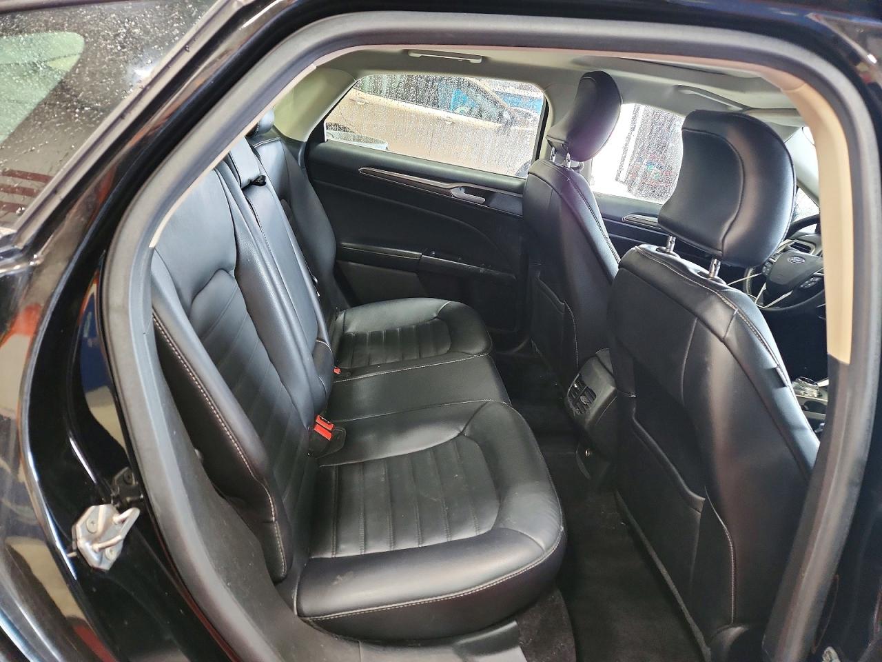 2017 FORD FUSION SE photo 19