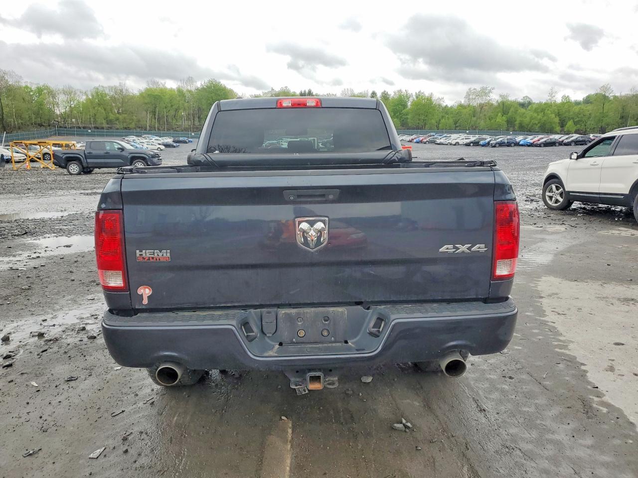 2013 RAM 1500 ST photo 16