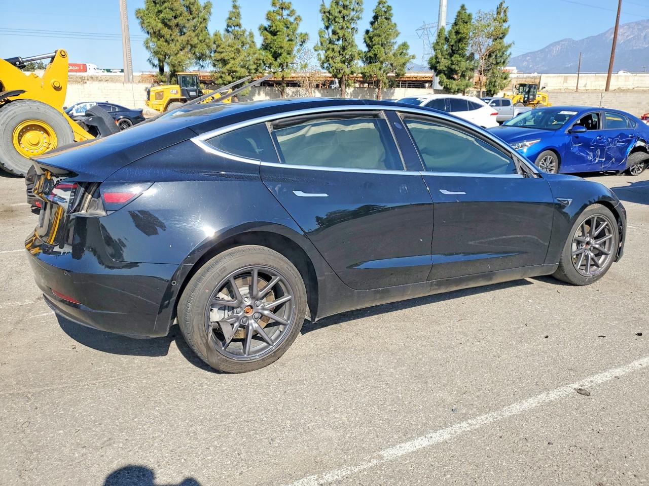2018 TESLA MODEL 3 photo 5