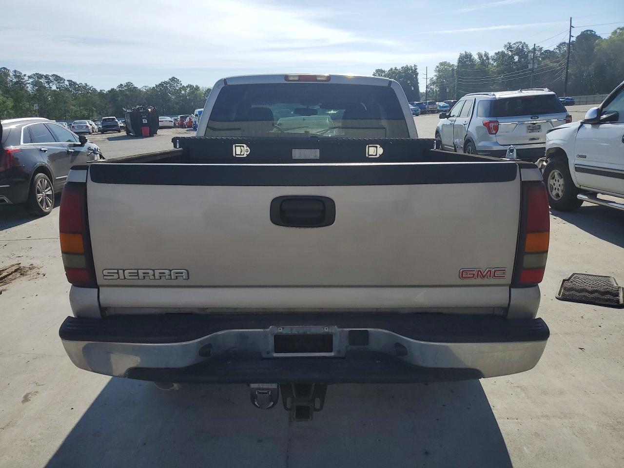 2004 GMC NEW SIERRA K1500 photo 11