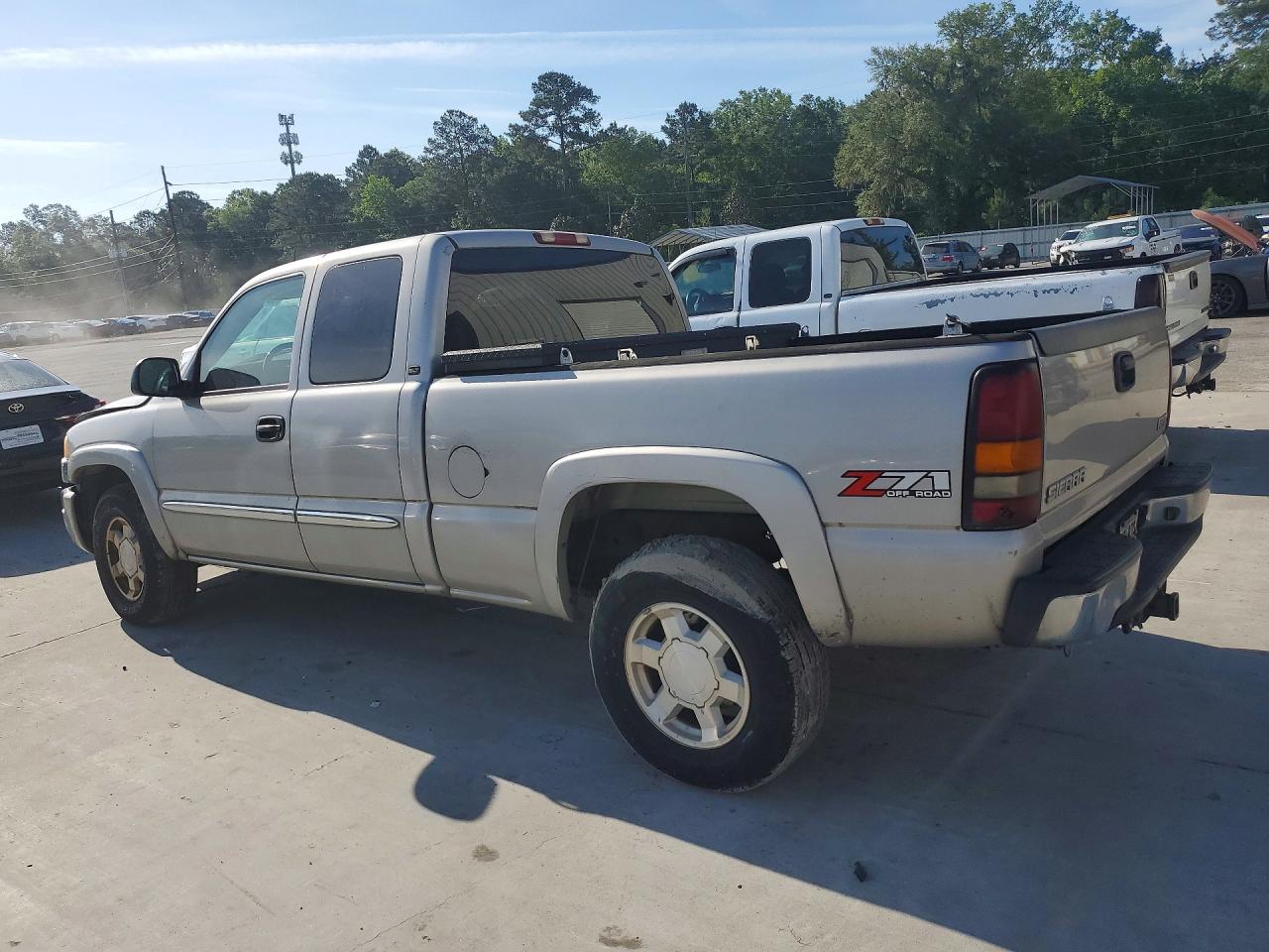 2004 GMC NEW SIERRA K1500 photo 3