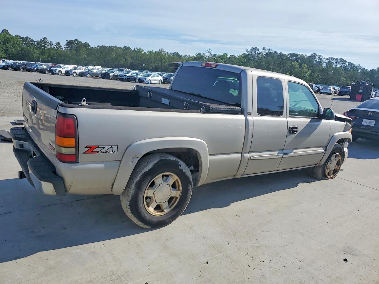2004 GMC NEW SIERRA K1500 photo 5
