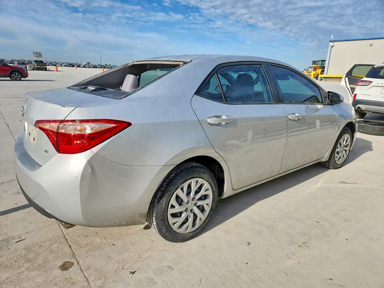 2017 TOYOTA COROLLA LE photo 5