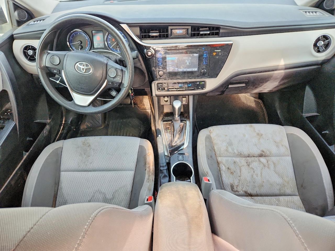 2017 TOYOTA COROLLA LE photo 15