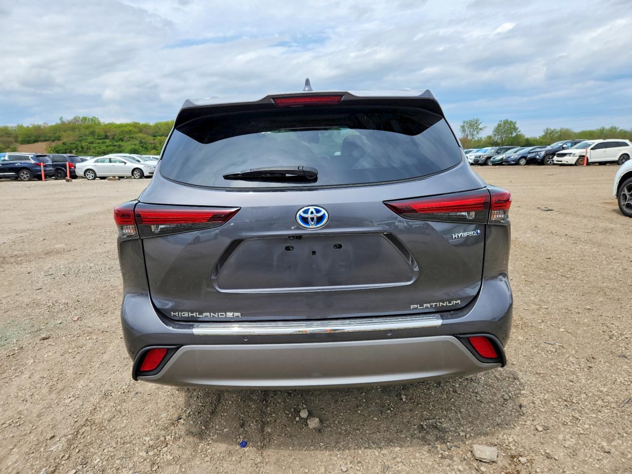 2024 TOYOTA HIGHLANDER HYBRID PLATINUM photo 11
