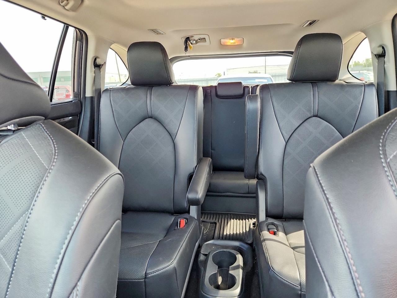 2024 TOYOTA HIGHLANDER HYBRID PLATINUM photo 19