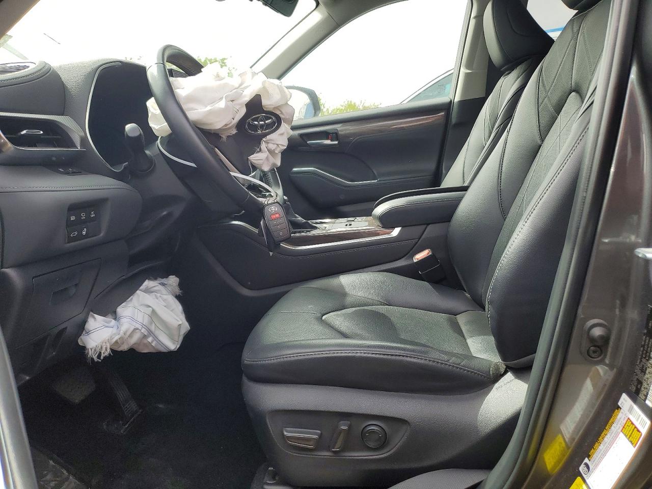 2024 TOYOTA HIGHLANDER HYBRID PLATINUM photo 13