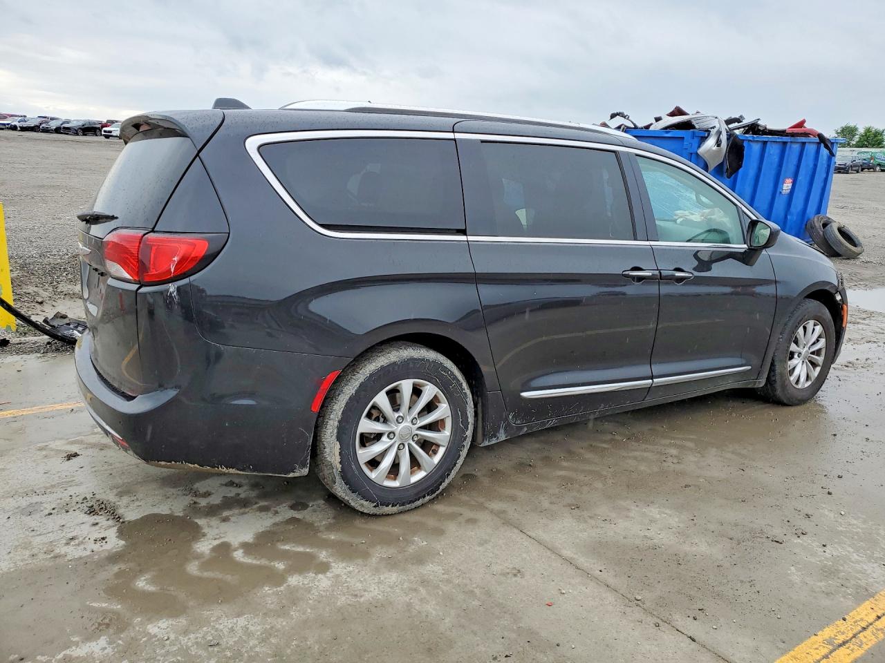 2019 CHRYSLER PACIFICA TOURING L photo 5