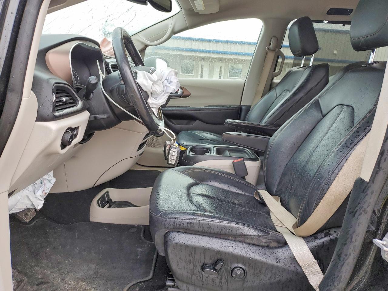 2019 CHRYSLER PACIFICA TOURING L photo 13
