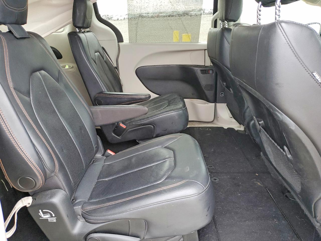 2019 CHRYSLER PACIFICA TOURING L photo 21