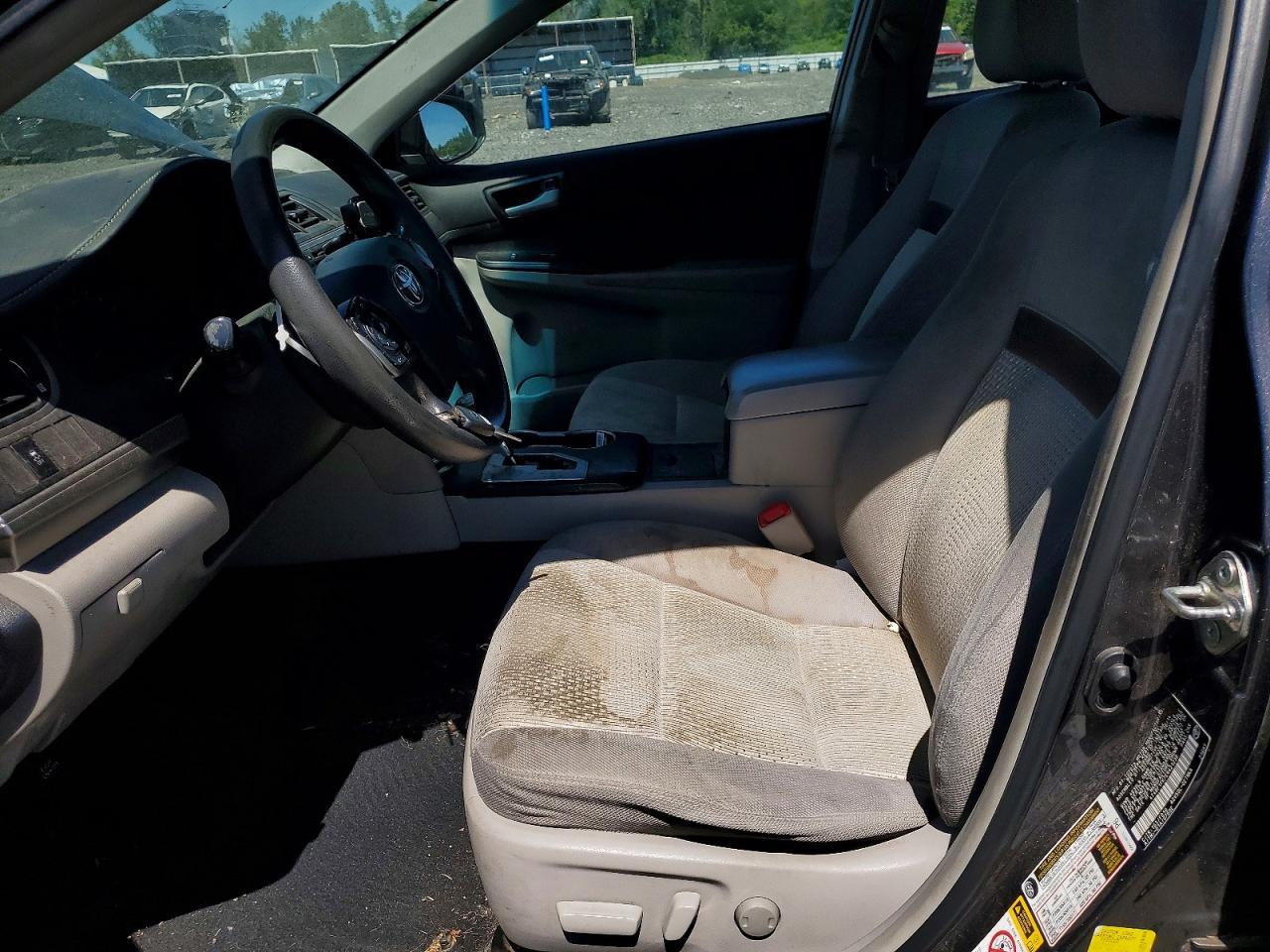 2014 TOYOTA CAMRY LE photo 13