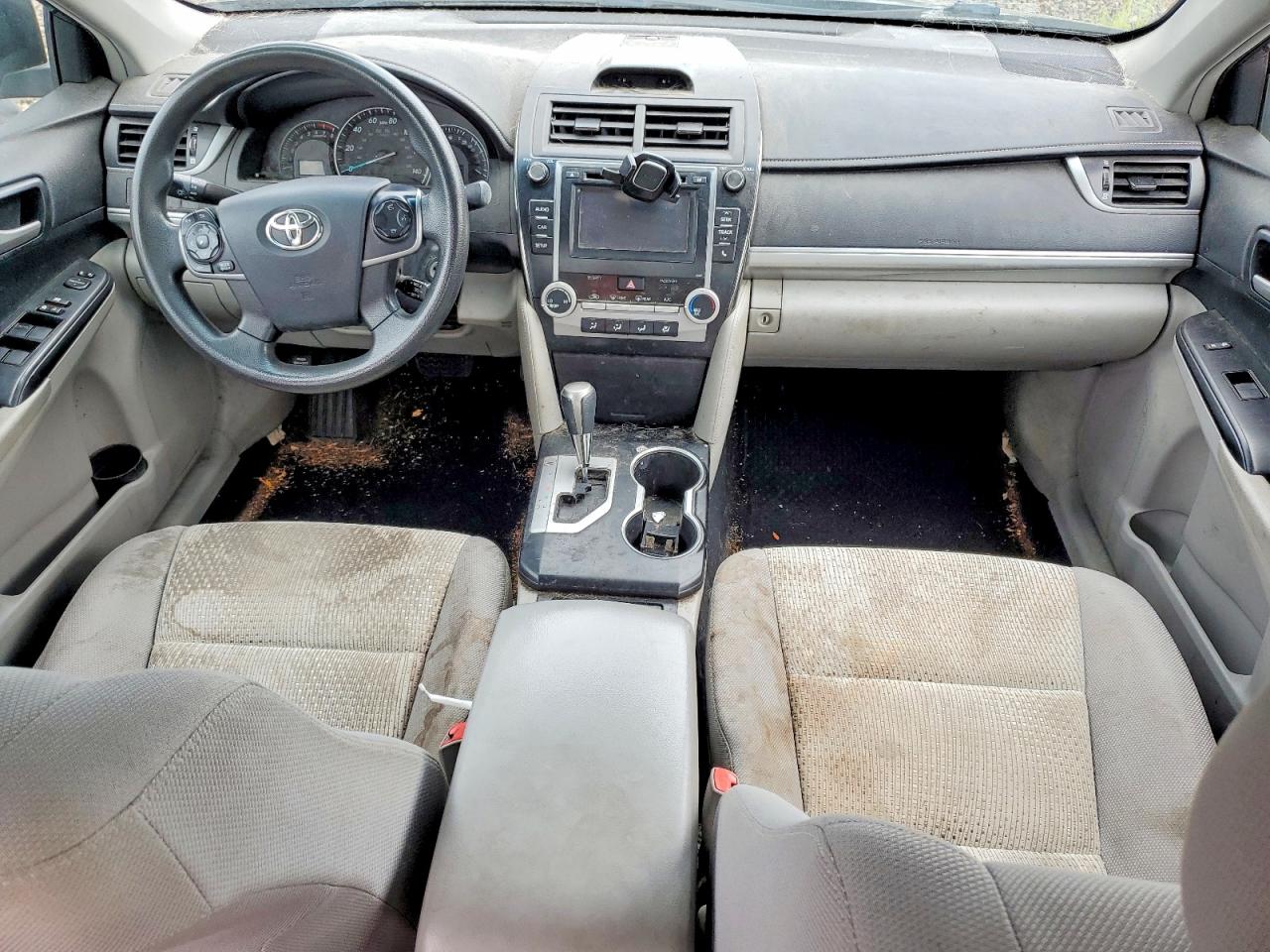 2014 TOYOTA CAMRY LE photo 15