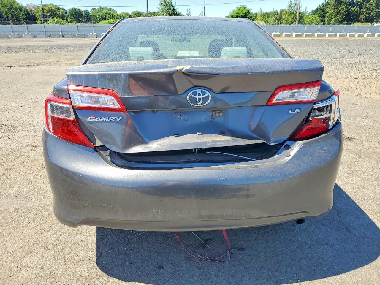 2014 TOYOTA CAMRY LE photo 11