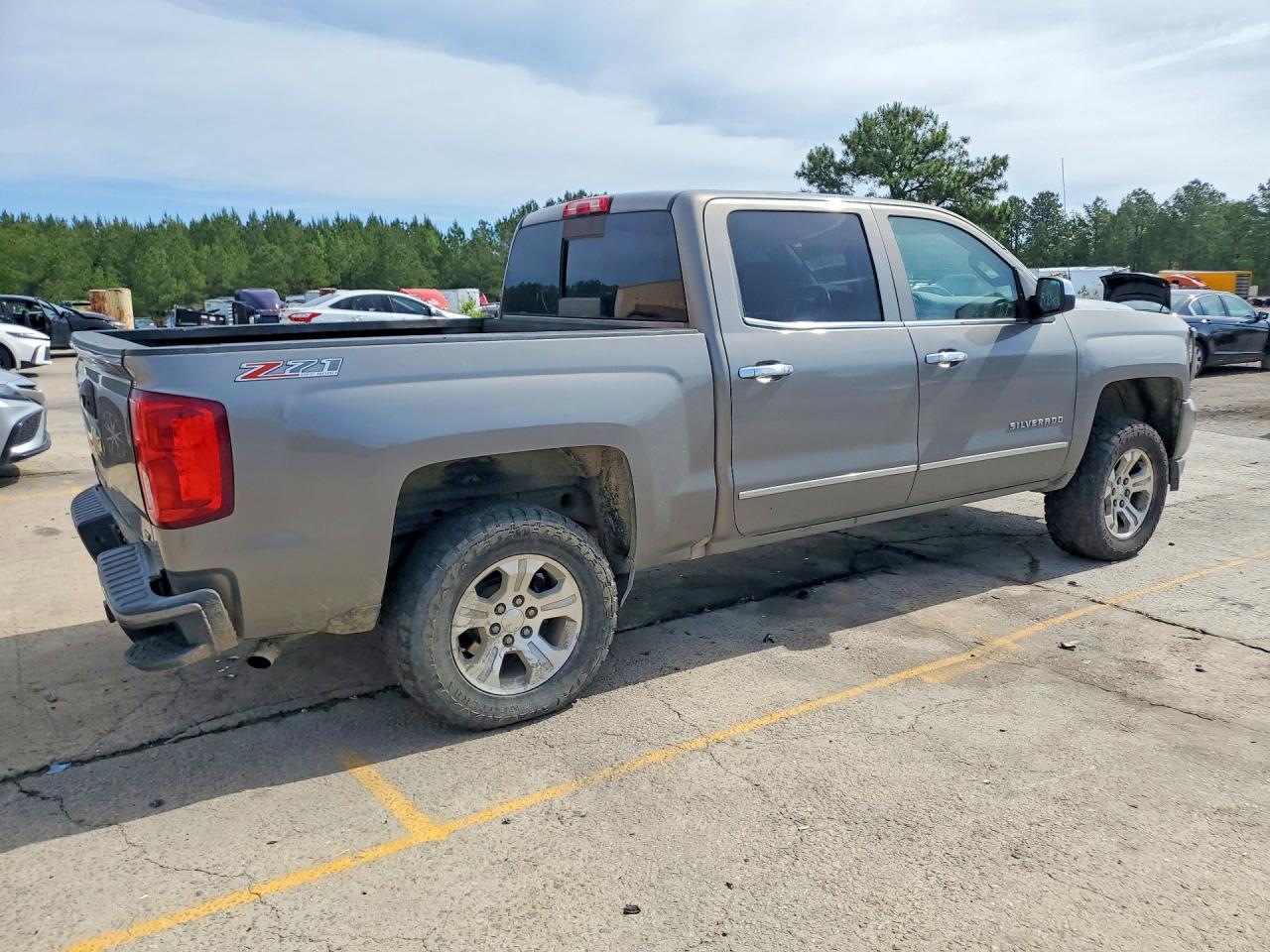 2017 CHEVROLET SILVERADO K1500 LTZ photo 5