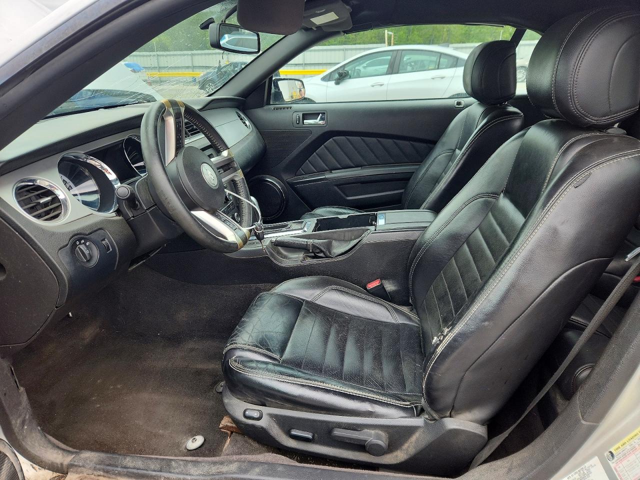 2013 FORD MUSTANG photo 7