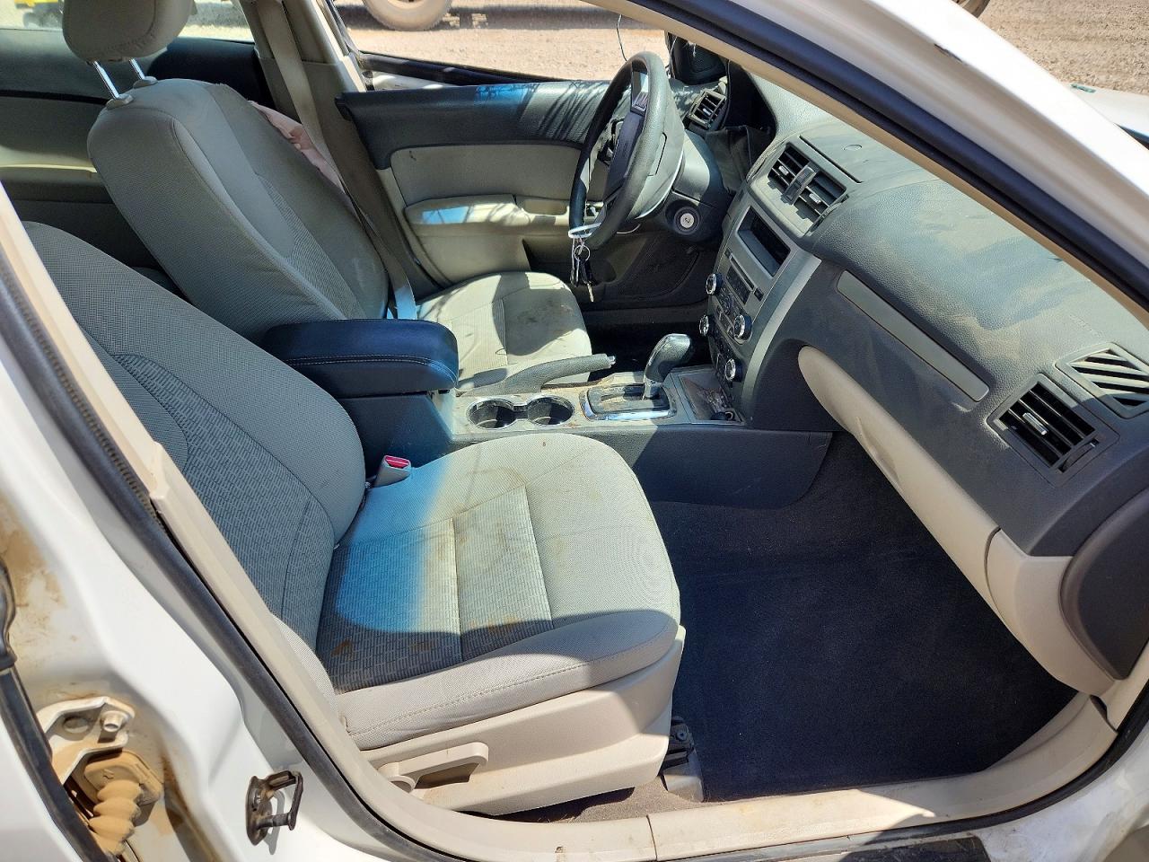 2011 FORD FUSION SE photo 19