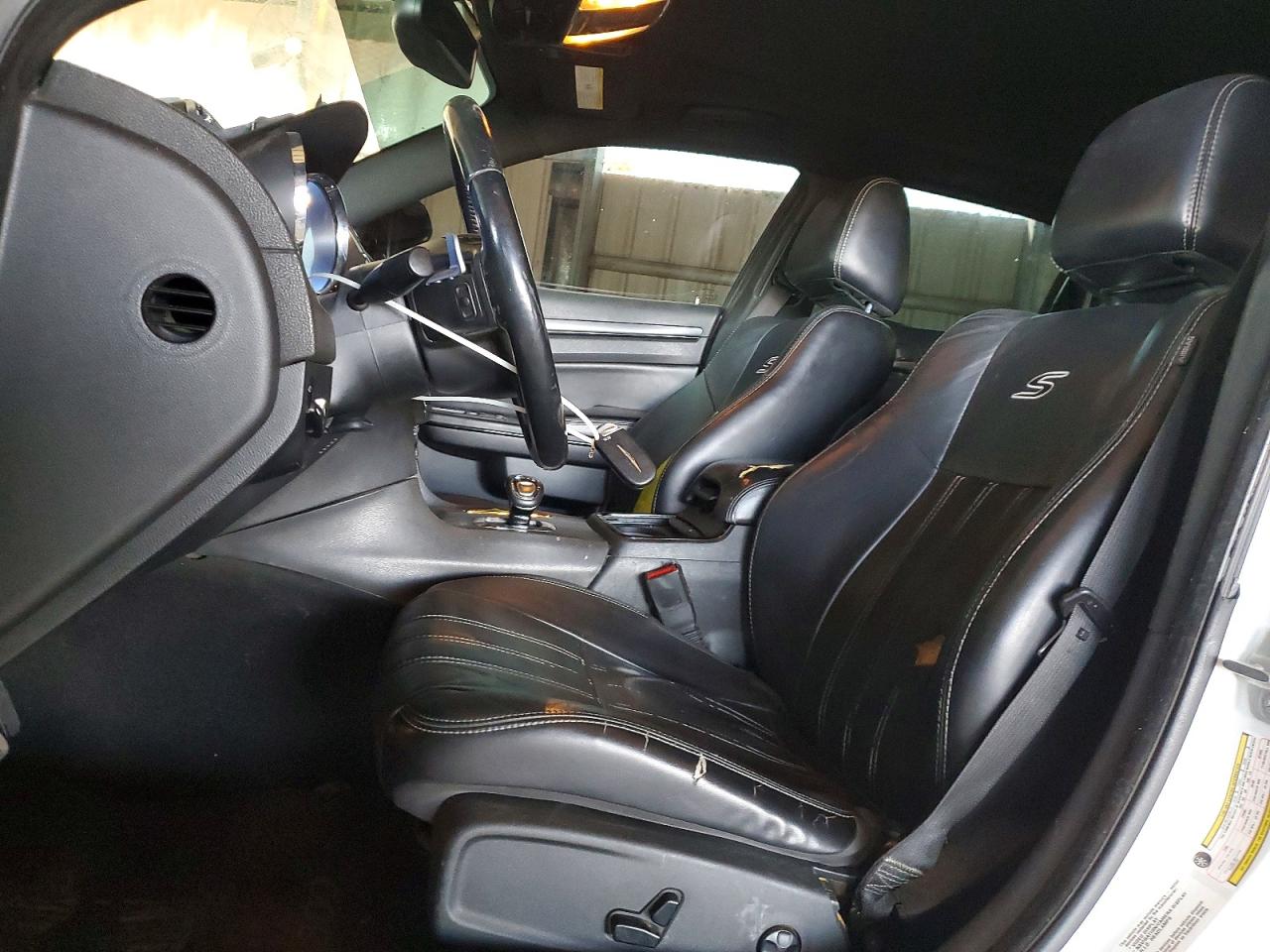 2014 CHRYSLER 300 S photo 13