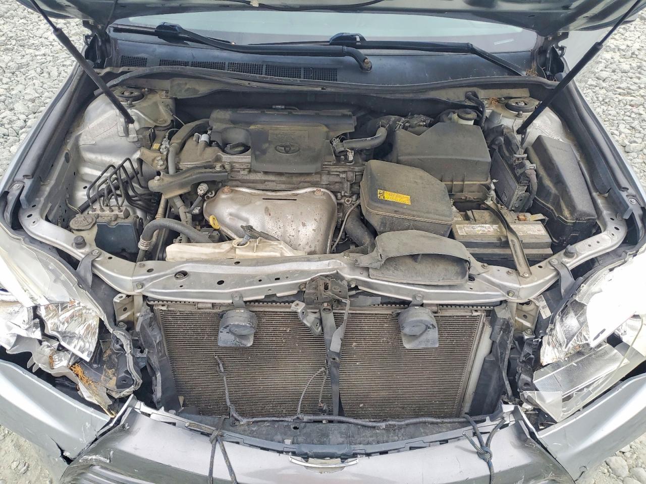 2015 TOYOTA CAMRY LE photo 31