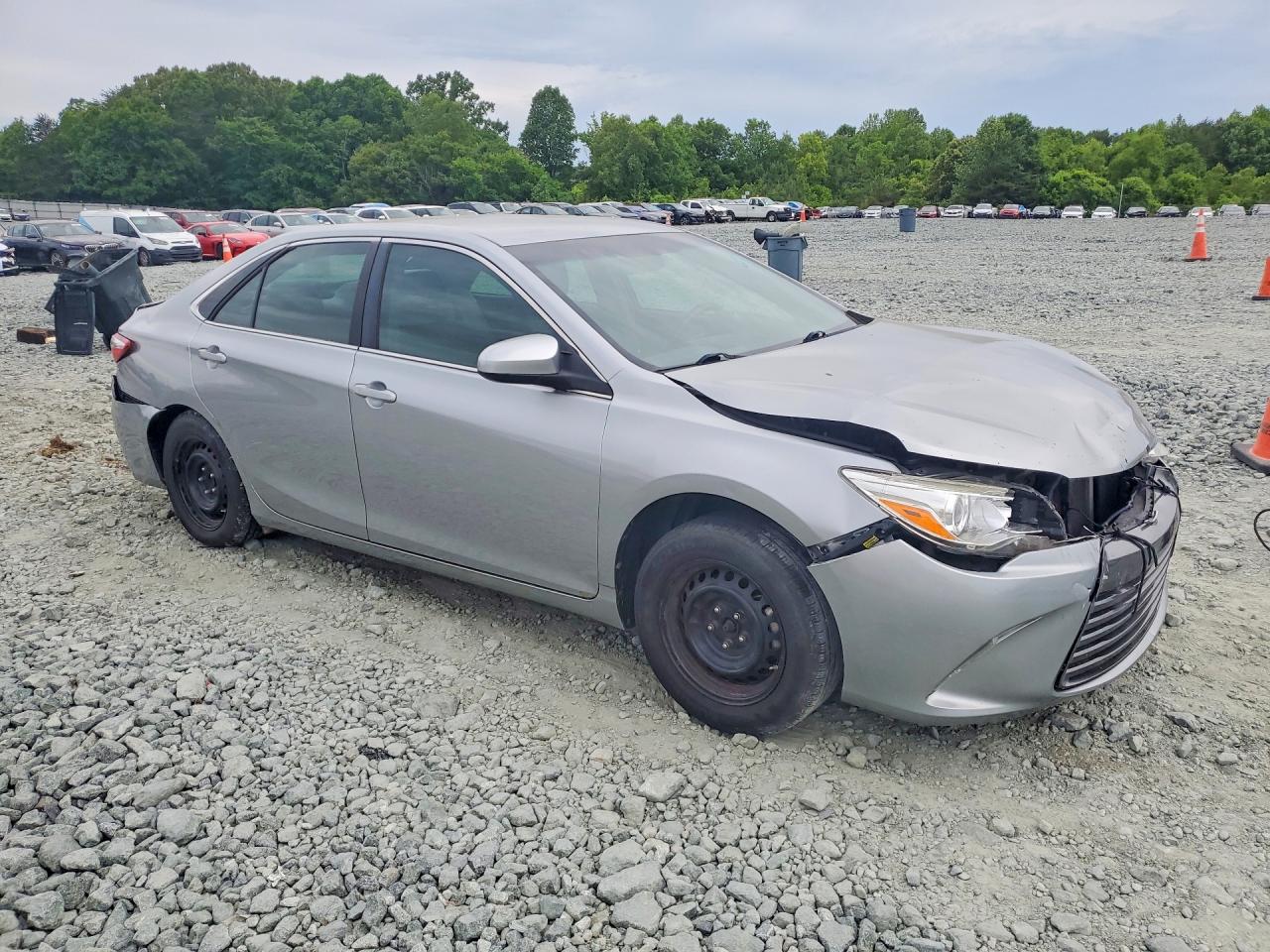 2015 TOYOTA CAMRY LE photo 10