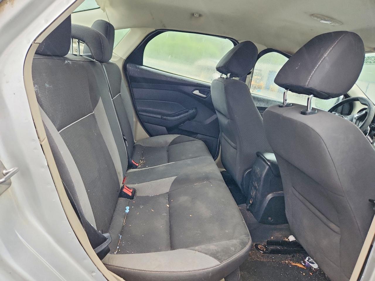 2014 FORD FOCUS SE photo 28
