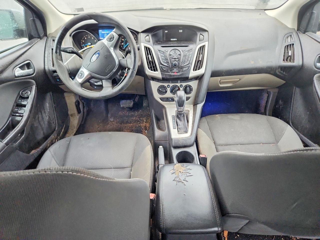 2014 FORD FOCUS SE photo 22