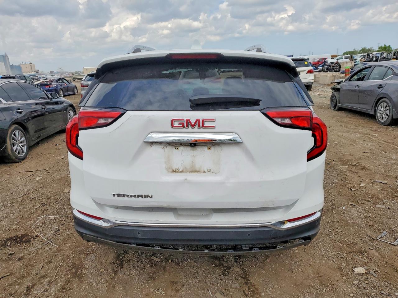 2020 GMC TERRAIN SLT photo 11