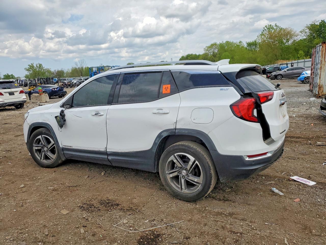 2020 GMC TERRAIN SLT photo 3