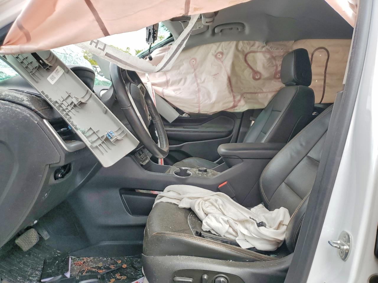 2020 GMC TERRAIN SLT photo 13