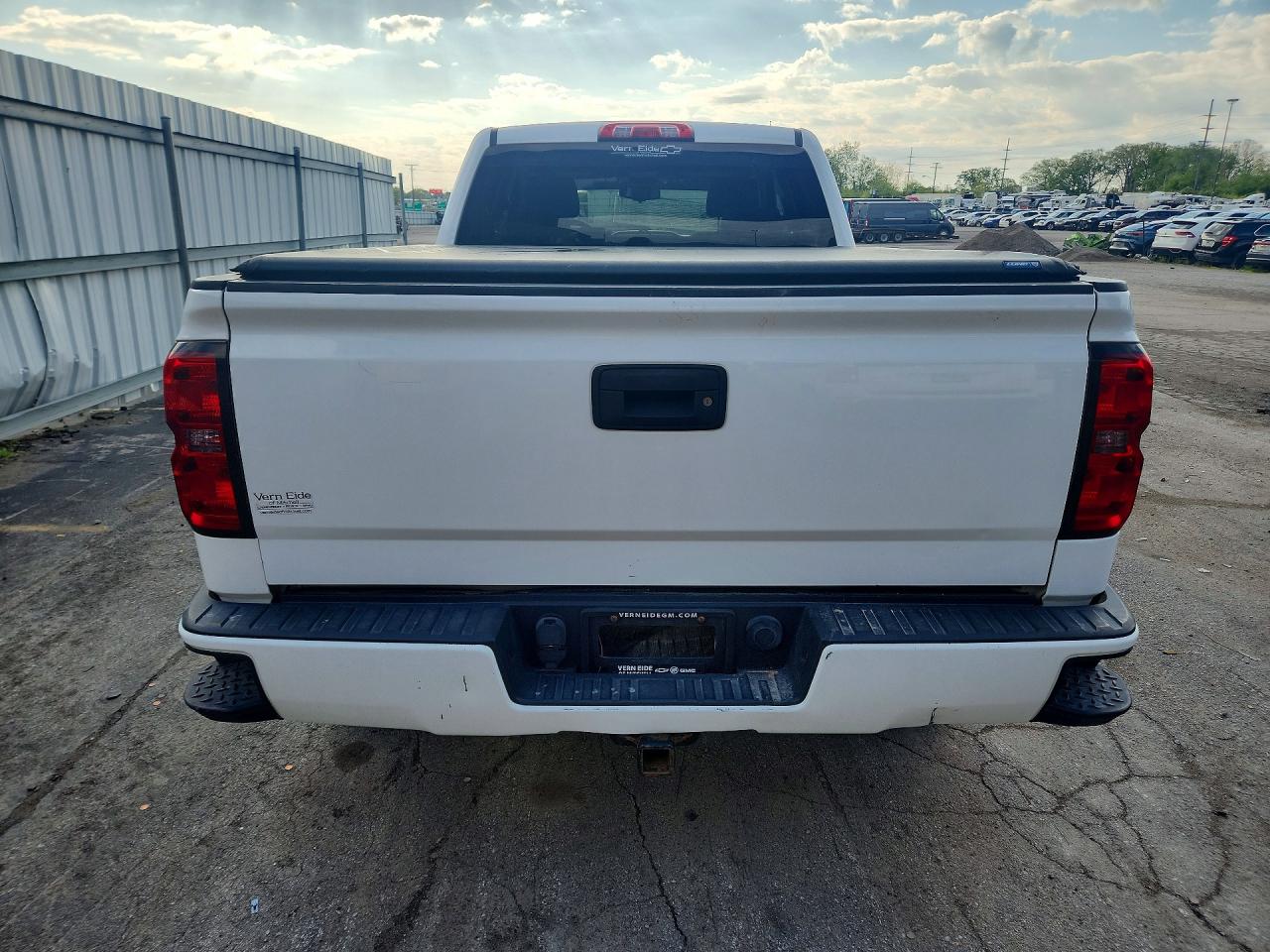2016 CHEVROLET SILVERADO K1500 CUSTOM photo 16