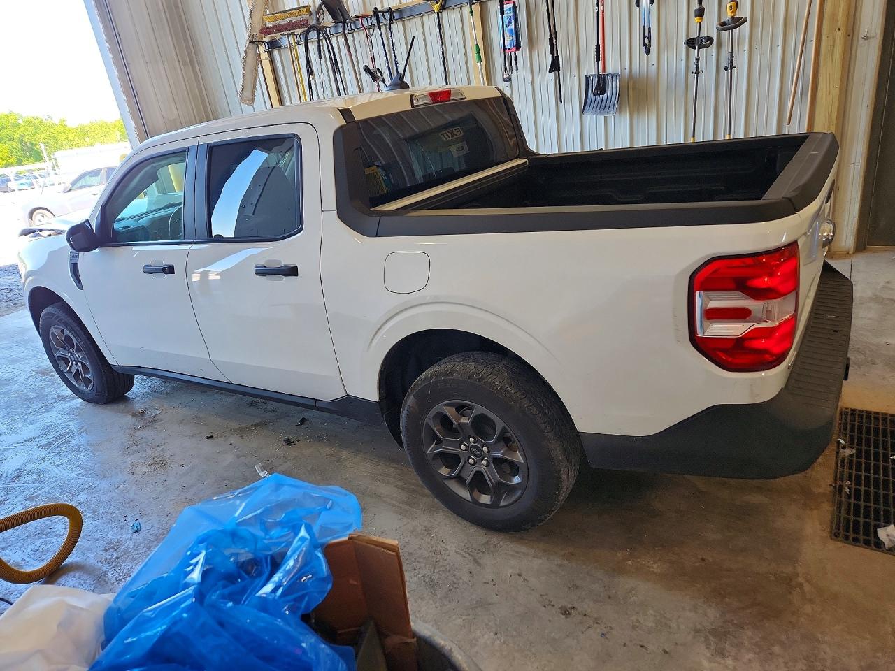2024 FORD MAVERICK XLT photo 2