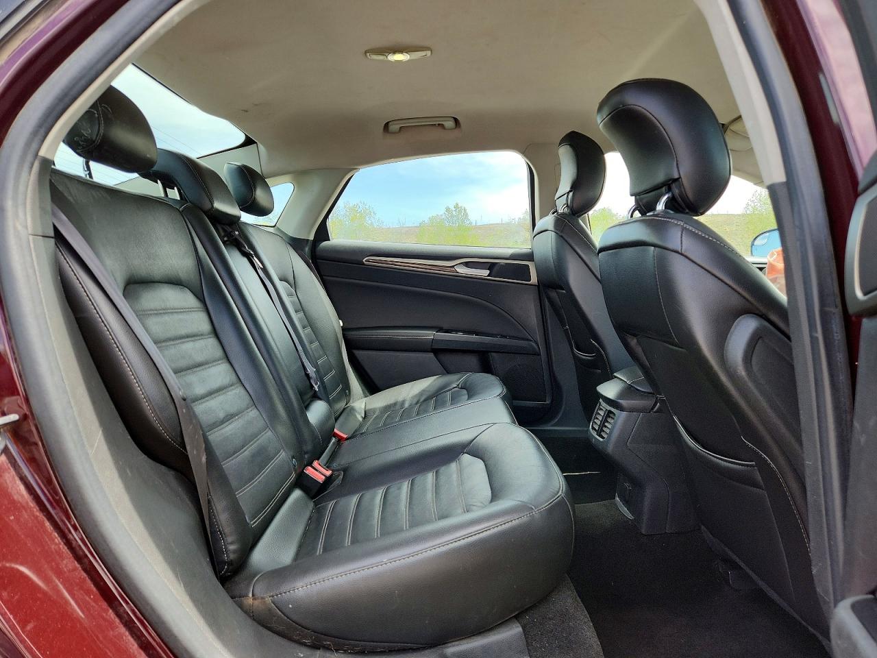 2013 FORD FUSION SE photo 19