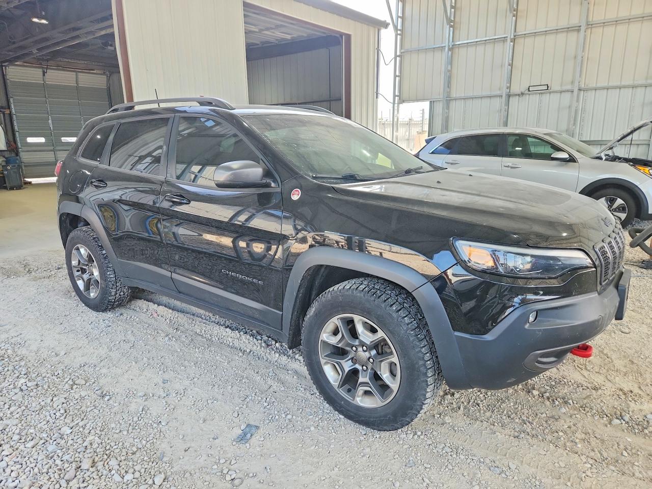 2019 JEEP CHEROKEE TRAILHAWK photo 4