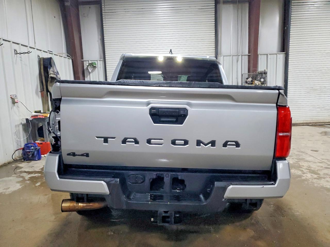 2025 TOYOTA TACOMA TRD OFF-ROAD photo 11