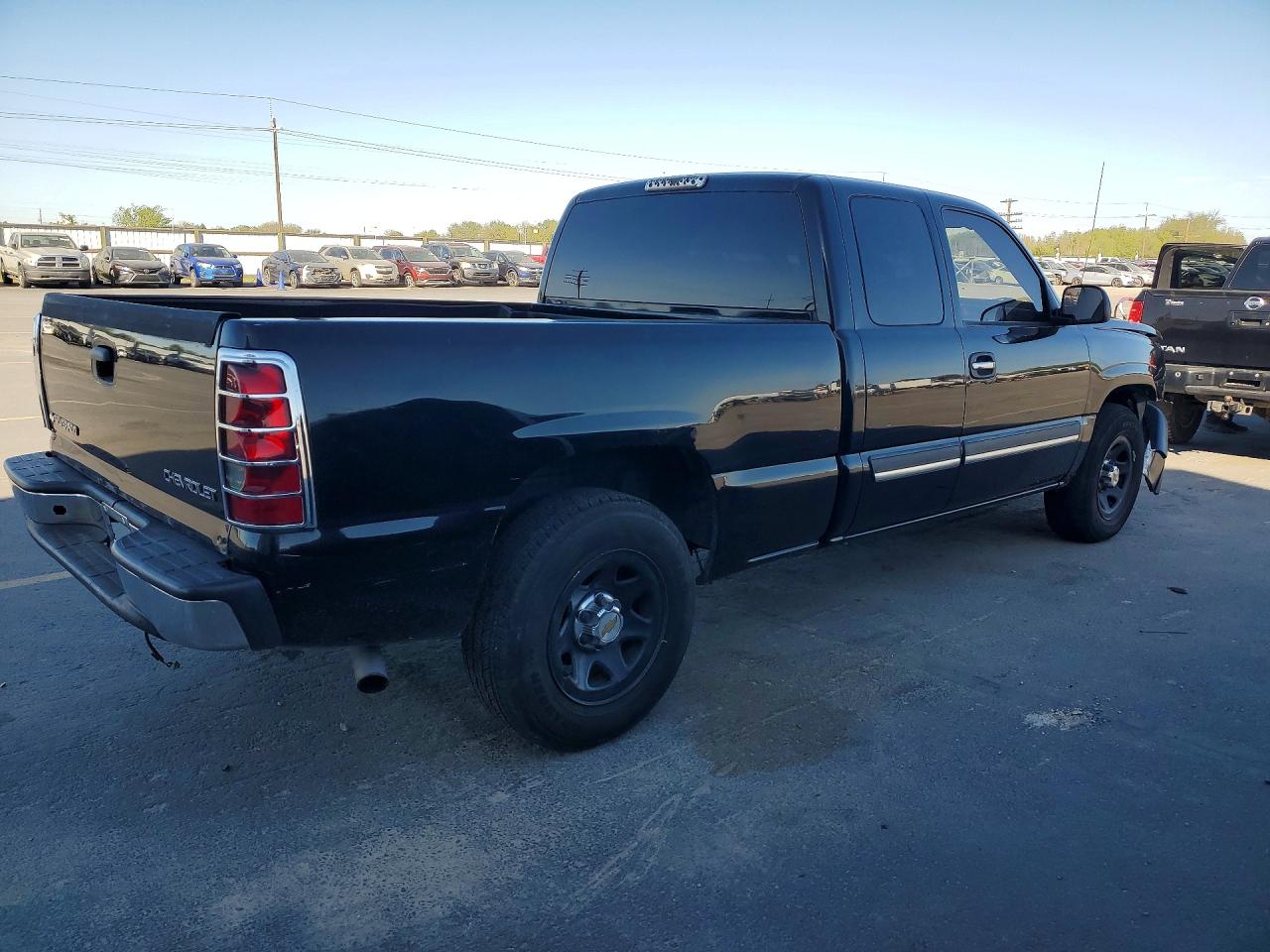 2004 CHEVROLET SILVERADO C1500 photo 5