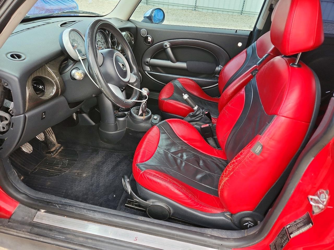 2004 MINI COOPER S photo 19
