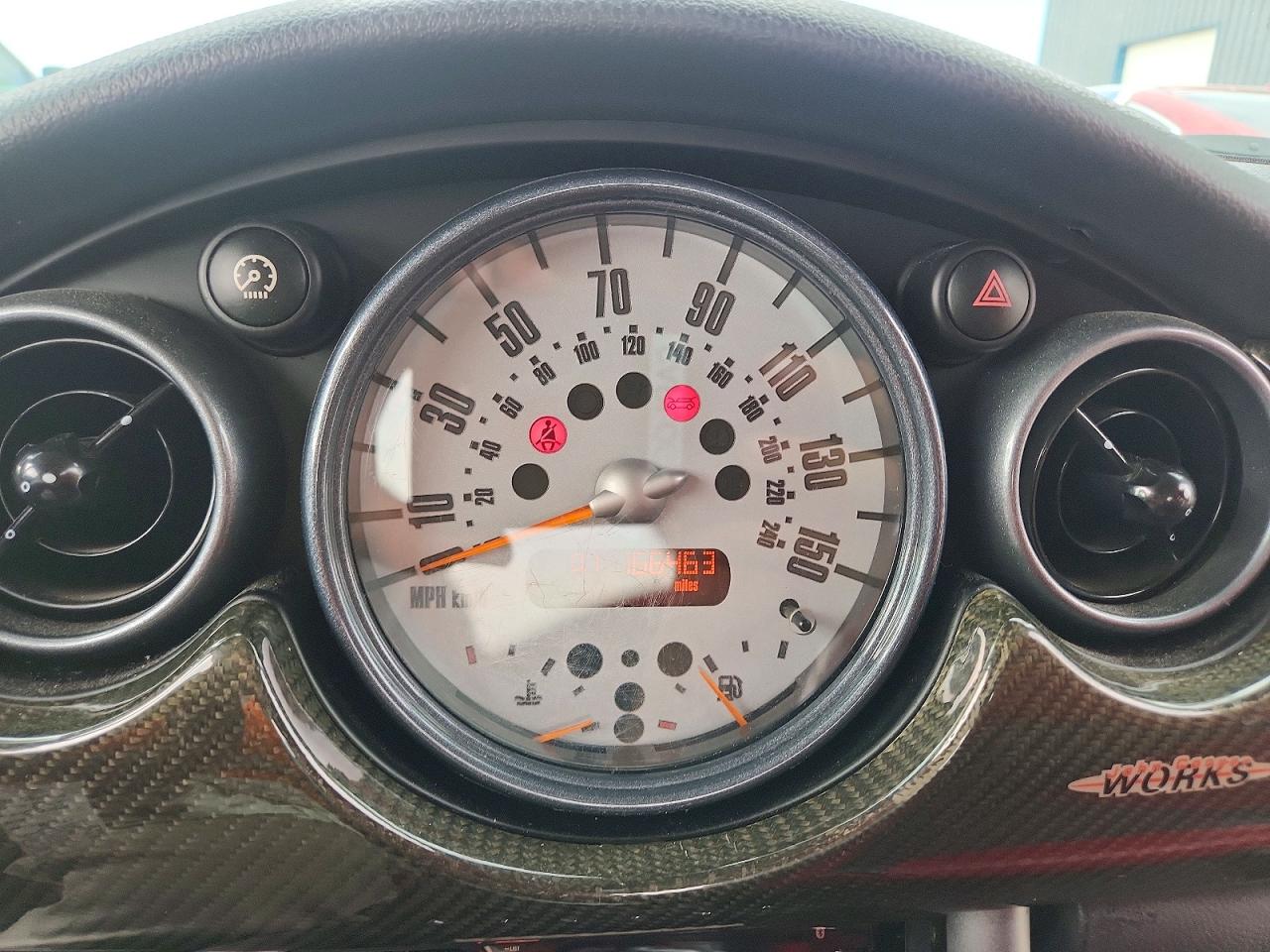 2004 MINI COOPER S photo 25