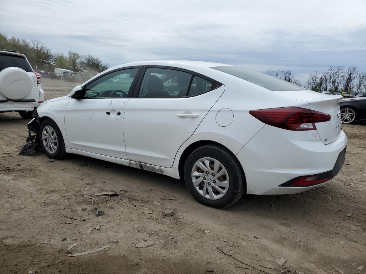 2019 HYUNDAI ELANTRA SE photo 4