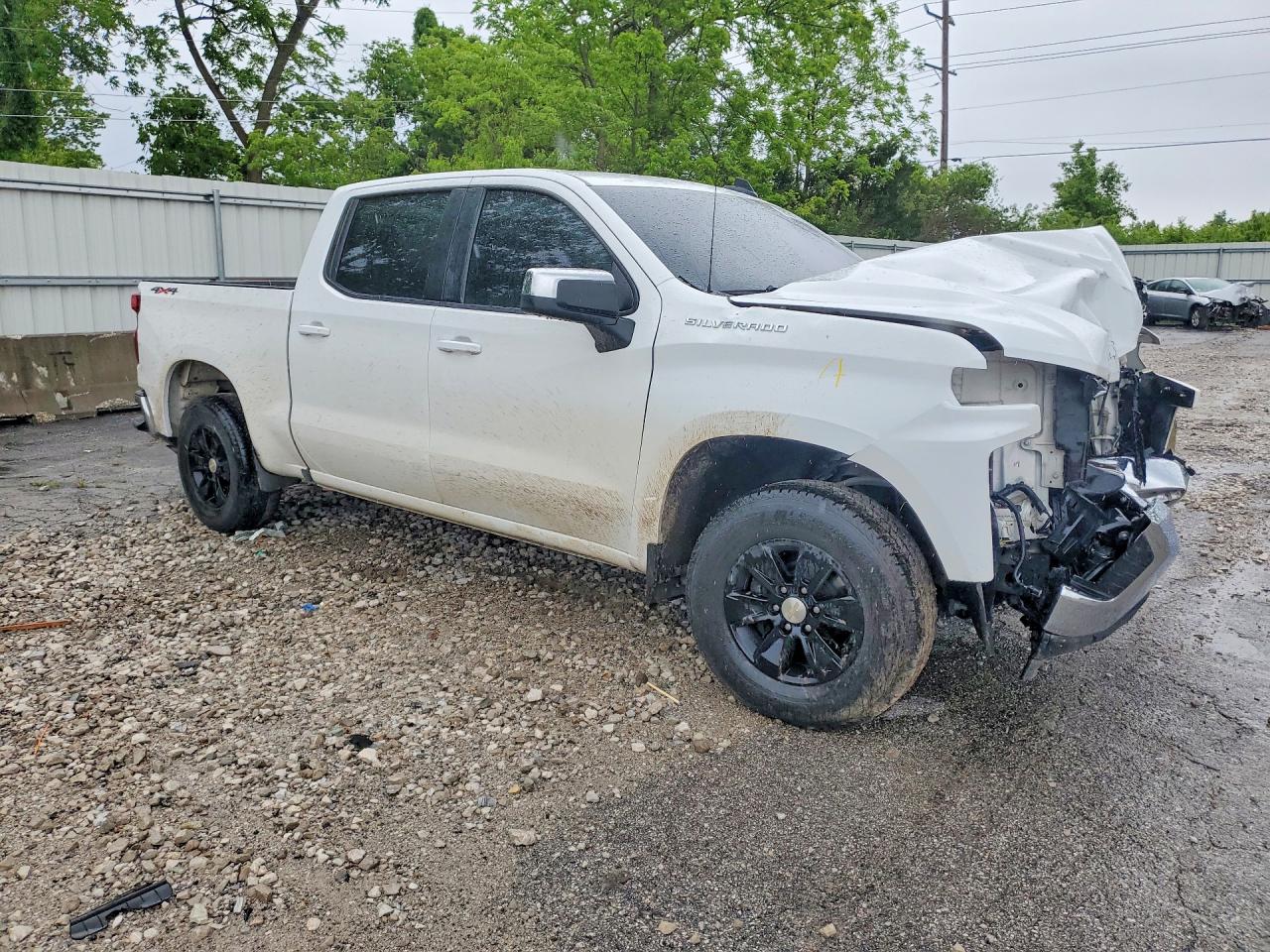 2020 CHEVROLET SILVERADO K1500 LT photo 4
