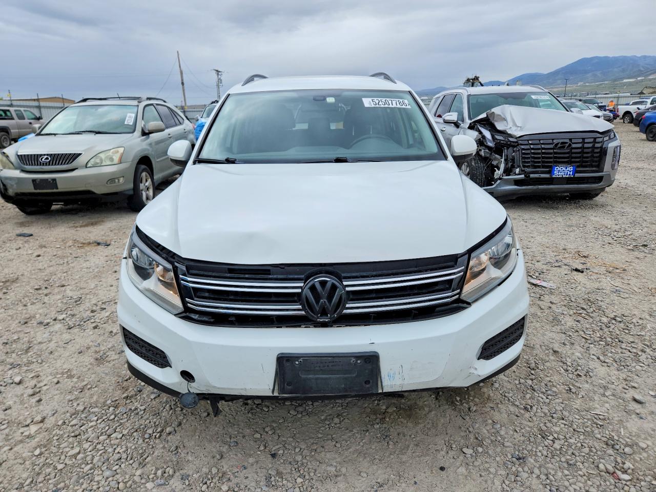 2017 VOLKSWAGEN TIGUAN S photo 9