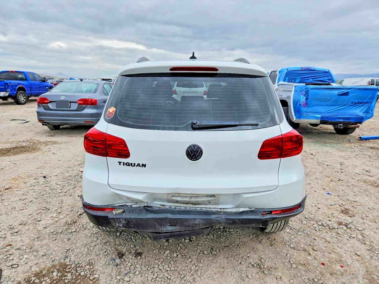 2017 VOLKSWAGEN TIGUAN S photo 11