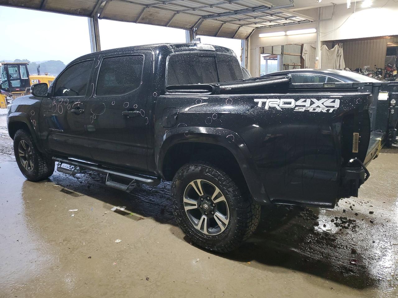 2017 TOYOTA TACOMA TRD SPORT photo 4