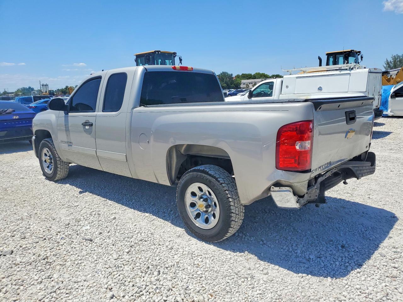 2007 CHEVROLET SILVERADO C1500 photo 3